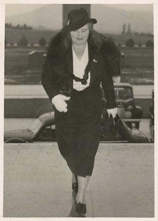 Enid Lyons arrives for her first day in parliament, 1943