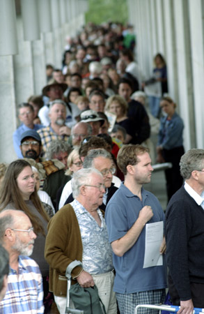 Queuing for Treasures from the World’s Great Libraries, January 2002